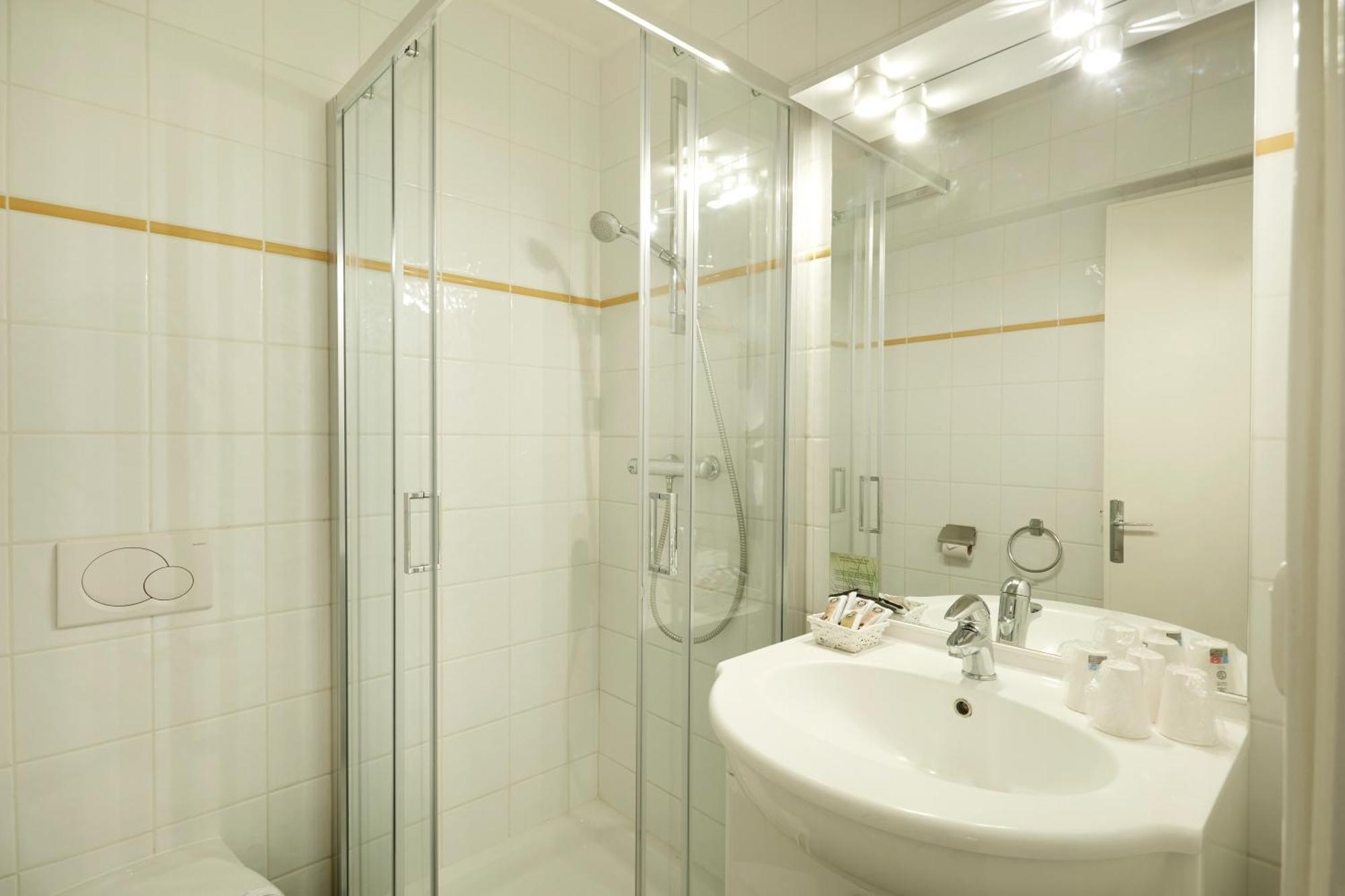 Hotel Eliova L'Eau Vive Chatel Luaran gambar